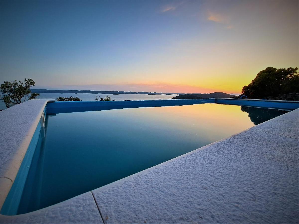 Villa Robinson คอน ภายนอก รูปภาพ